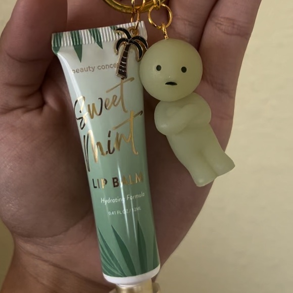 Smiski & lip balm keychain - Picture 2 of 2